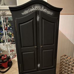 Armoire - Cabinet - Wine Bar -Storage