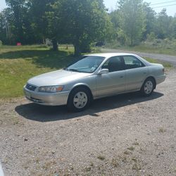 Toyota Camry LE 2.2 4 Cylinder
