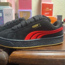 Puma Suede XL black & red trainers Size 5