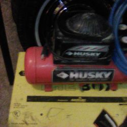 Husky Compressor 90 PSI -2 GAL