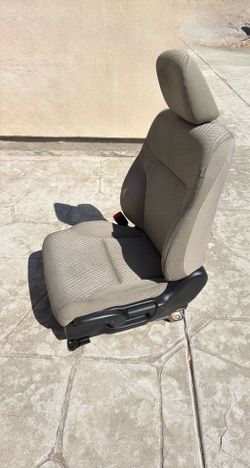 2015 Honda civic driver seat with airbag, $1 ( make an offer and pick up )