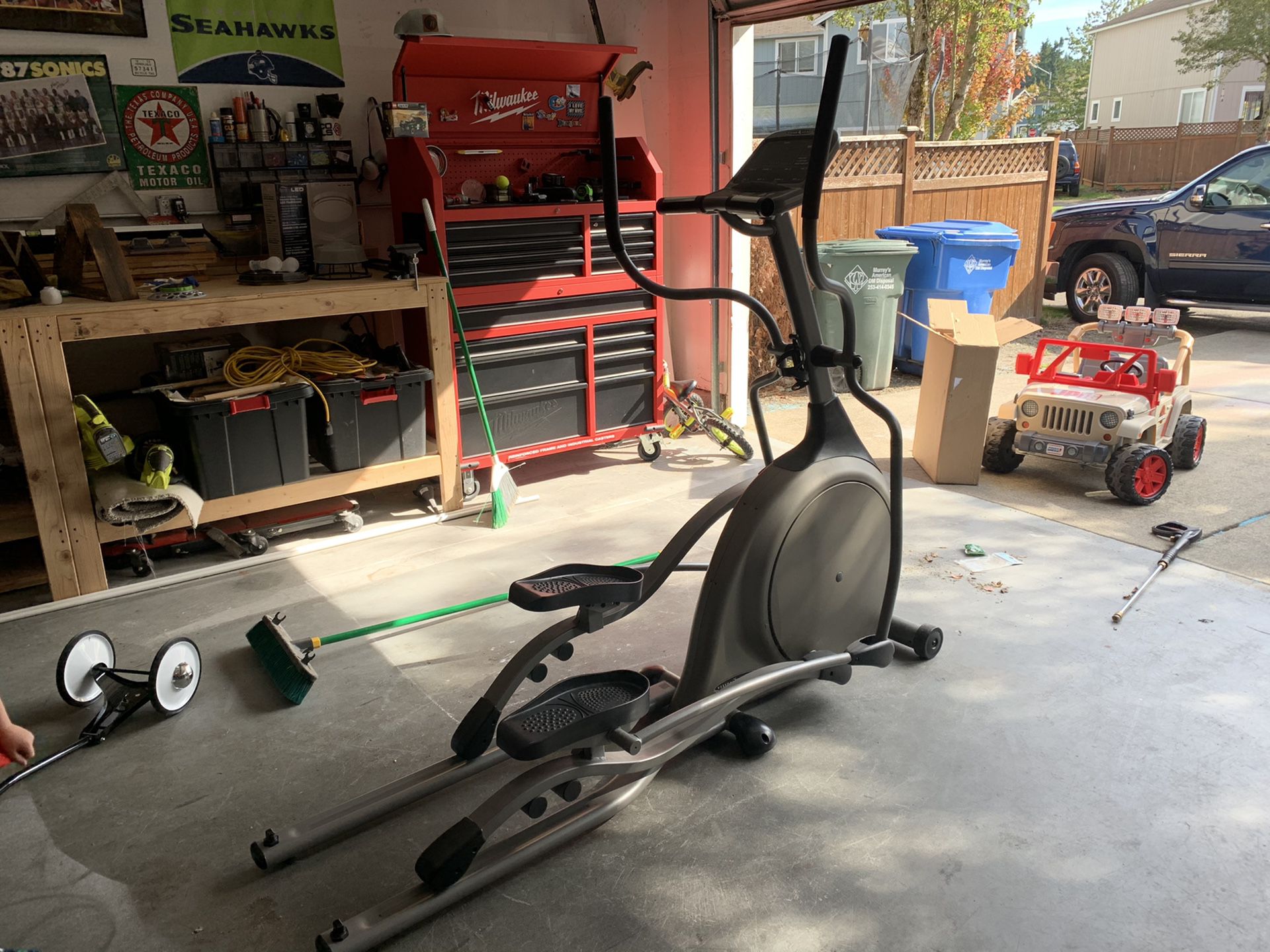 Like new elliptical by vision fitness