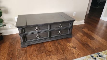 Chest / coffee table