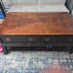 Table Great Quality Has Drawers 