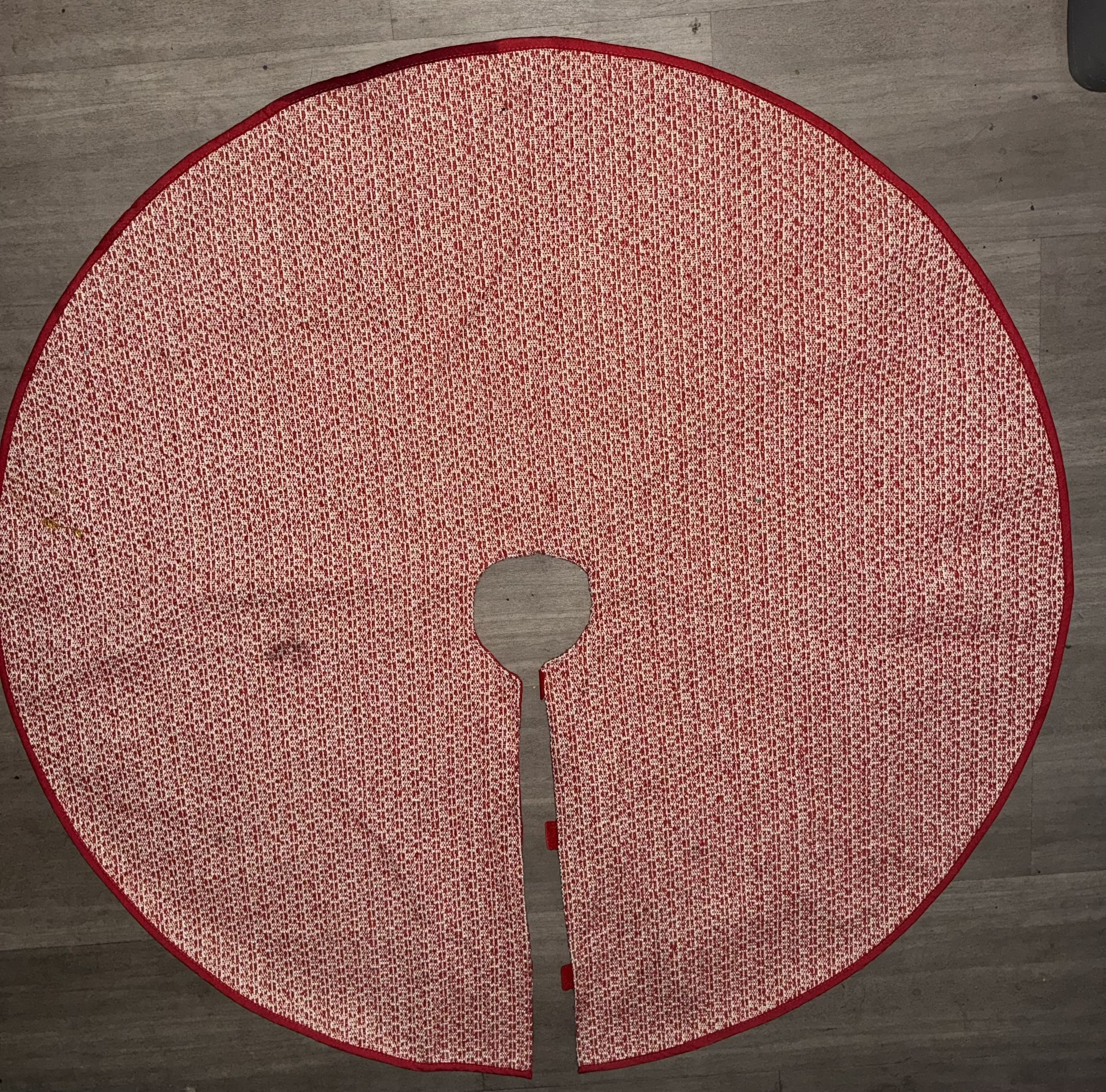 $10 Christmas Tree Skirt