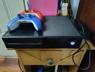 Xbox One Console Bundle + 2 Xbox Wireless Controllers + Cables - Tested