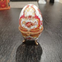 Vtg Porcelain Egg 3-Footed Hinged Trinket Box $15 OBO 