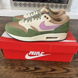 Nike Air Max 1 Size 9.5