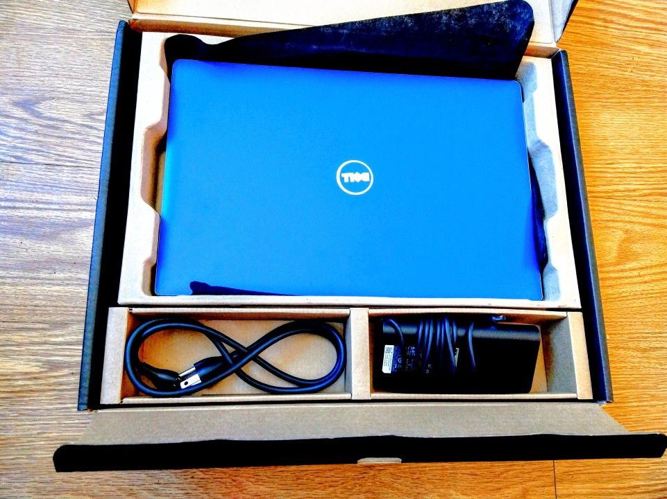 Dell XPS 7590 15" (i5-9300H 2.4GHz, 16GB RAM 512GB SSD) Win11