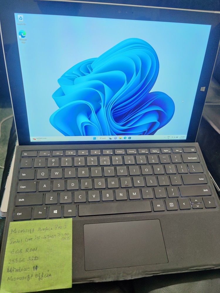 Microsoft Surface Pro 3 2 in 1 Notebook Intel Core i5 4th Gen, 8gb , 256gb, Win 11 and Microsoft office - Read