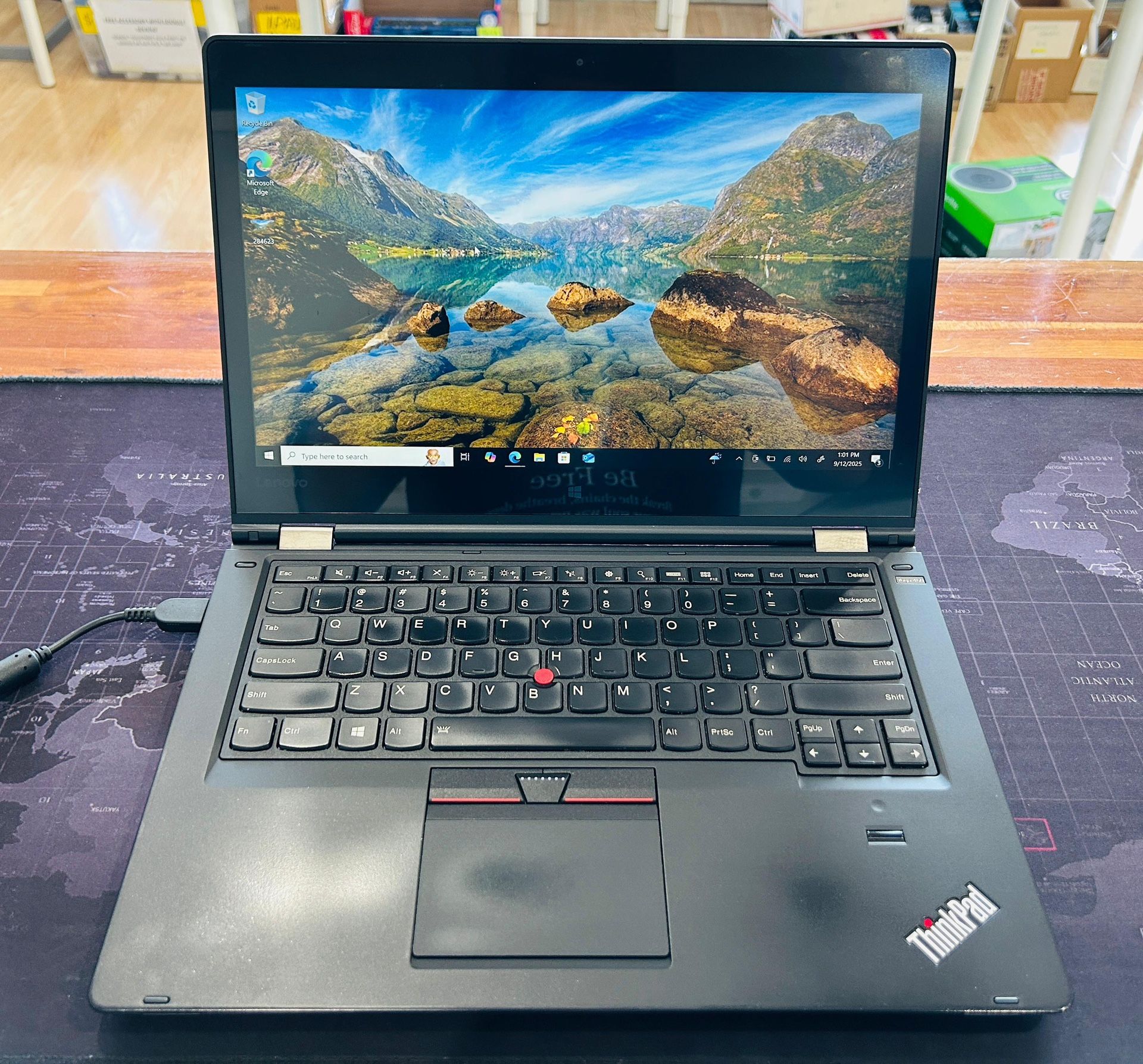 Lenovo YOGA 460 Convertible TOUCHSCREEN Core i5 8GB 256GB Windows 10 Pro!!