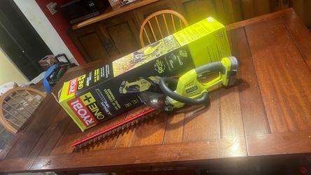 RYOBI ONE + 18 Volt 18” Cordless Hedge Trimmer