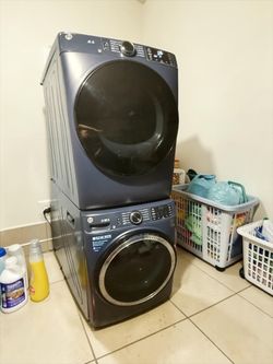 GE  4.8 cubic feet capacity front smart washer & Dryer
