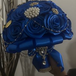 Royal Blue Quinceañera Ramo