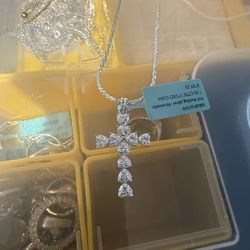 Cross with 9.25 with moissanite