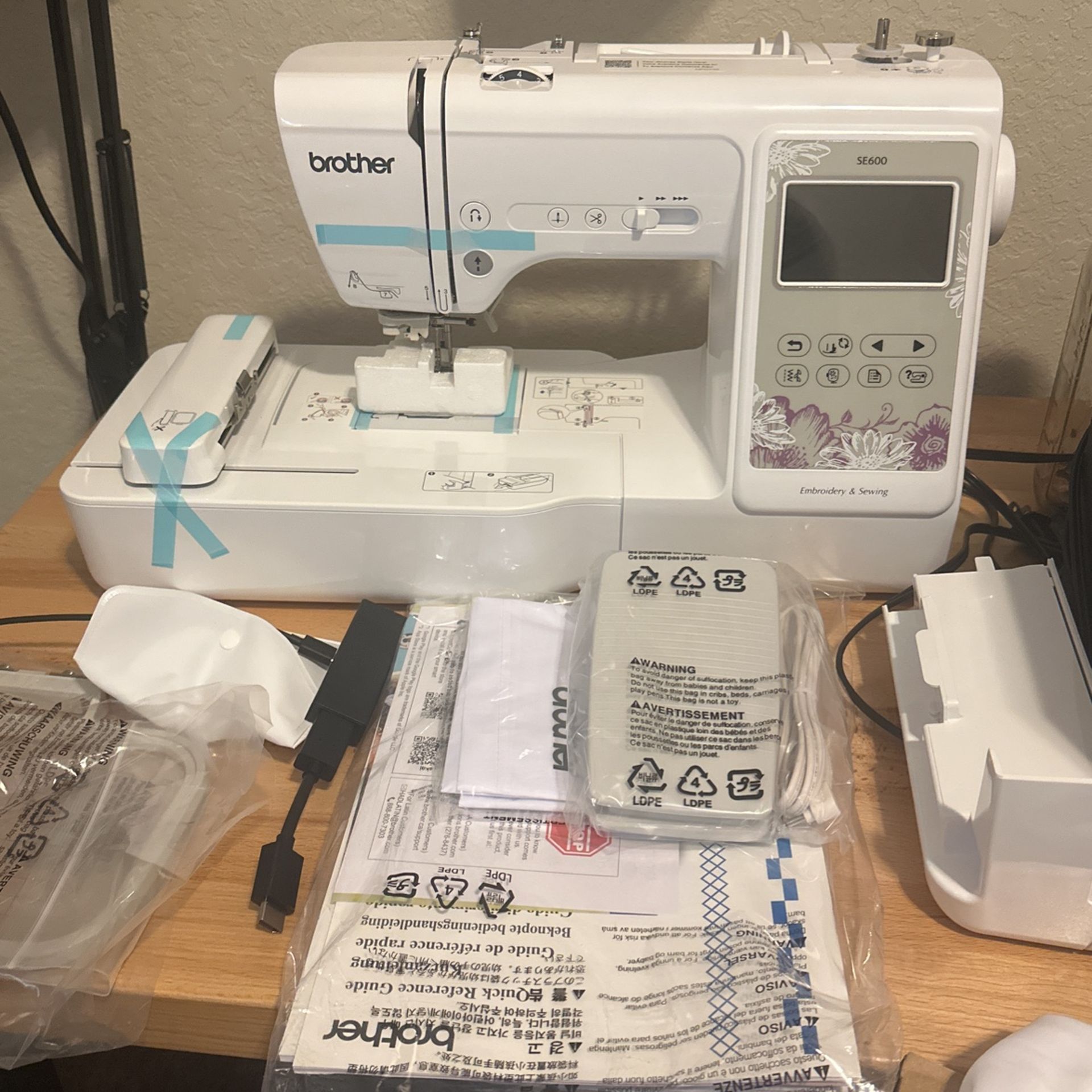 Brand NEW!!! Brother SE700 Computerized Sewing and Embroidery Machine with Artspira App