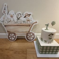 Birthday dummy cake and cut out and hats