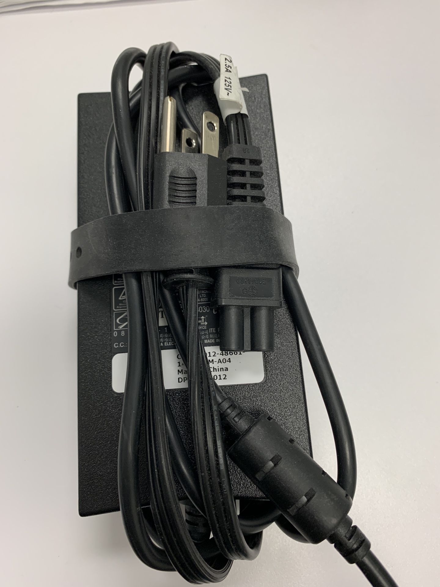 Dell AC/DC Adapter Model #: DA130PE1-00 100-240V In Excellent Condition