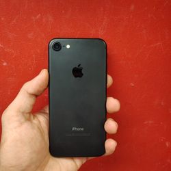 iPhone 7 32 GB In Excellent Condition Cash Deal 