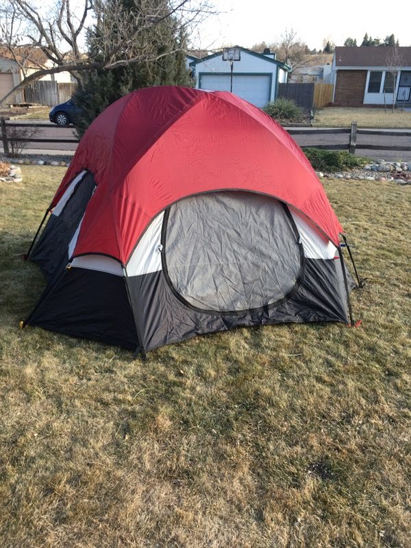 Wenger Swiss Army Matterhorn Tent Style no. 89027 (4 persons)