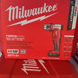 M18 Milwaukee Force Logic 6T Knockout Tool Kit