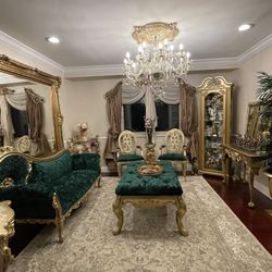 Very Gorgeous  Victorian living room set