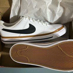 Nike Boys Size 6.5