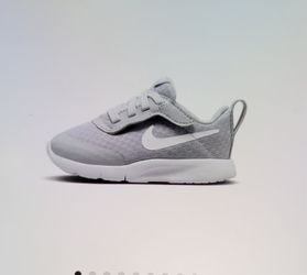 Nike Tanjun Baby/Toddler Shoe Size: 4 C