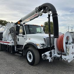 2005 International 7400 Vac-Con Combination Sewer Truck