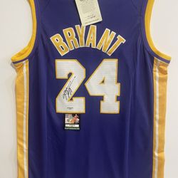 Kobe Bryant #24 Signed Los Angeles Lakers Basketball M&N Jersey Purple With COA