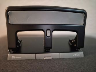 Staples Hole Punch Heavy Duty - 30 sheets