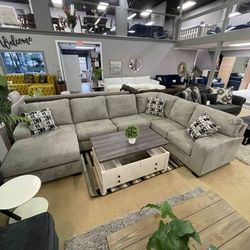 Brand New 🦚$30 Down Payment Finance🦚Ballinasloe Platinum 3 Piece Sectional with Chaise 
