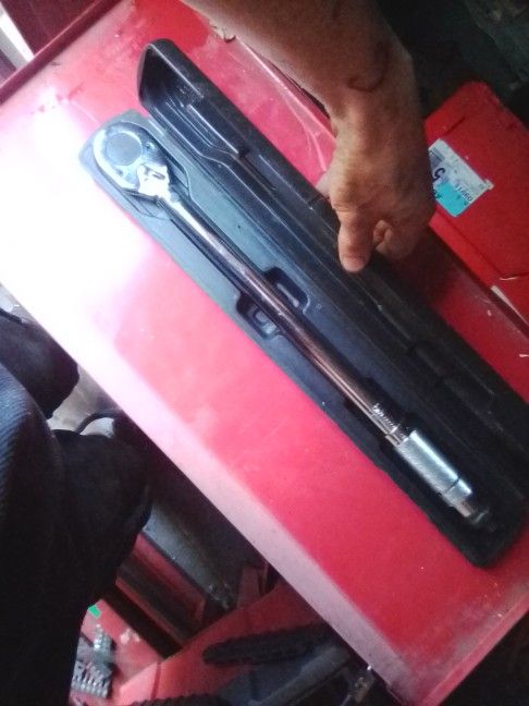Pittsburgh Pro Torque Wrench