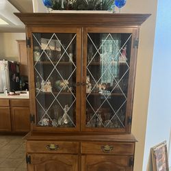 Vintage mid century Ethan Allen Country Style Small China Hutch Cabinet