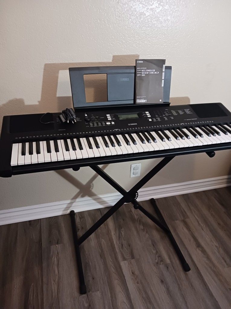 Yamaha PSR-E363 Portable Keyboard With Stand