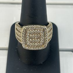10KT Large Ring 12.4G W/ Diamonds