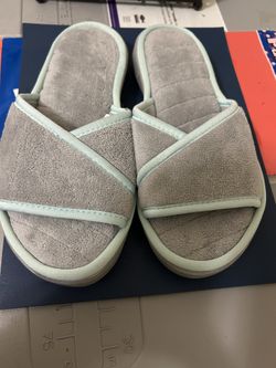 House Slippers Dearfoam
