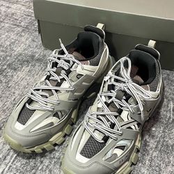 Balenciaga Tracks Led Size 43 
