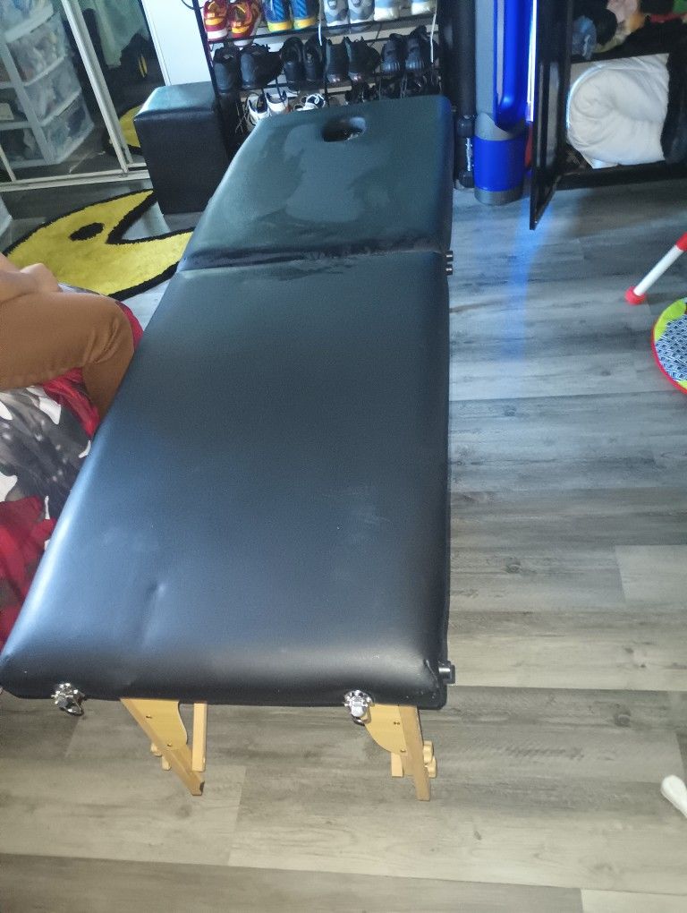 Massage Table 