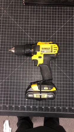 1003 Dewalt 1/2” Cordless Electric Drill DCD780  W/One 20V Lith Ion battery 543583