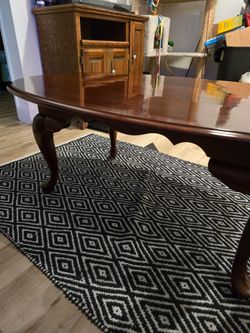 Queen Anne Style Coffee Table