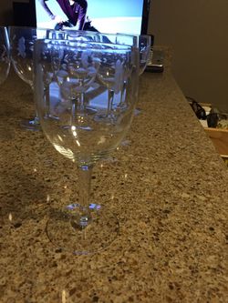 4 brand new crystal wine glasses