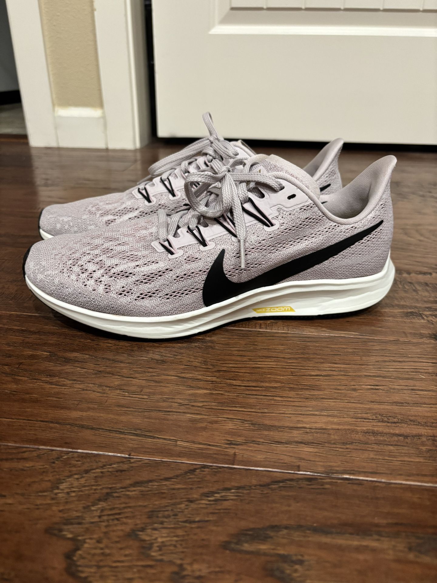 Women's Nike Zoom Pegasus 36 Size 9.5 New