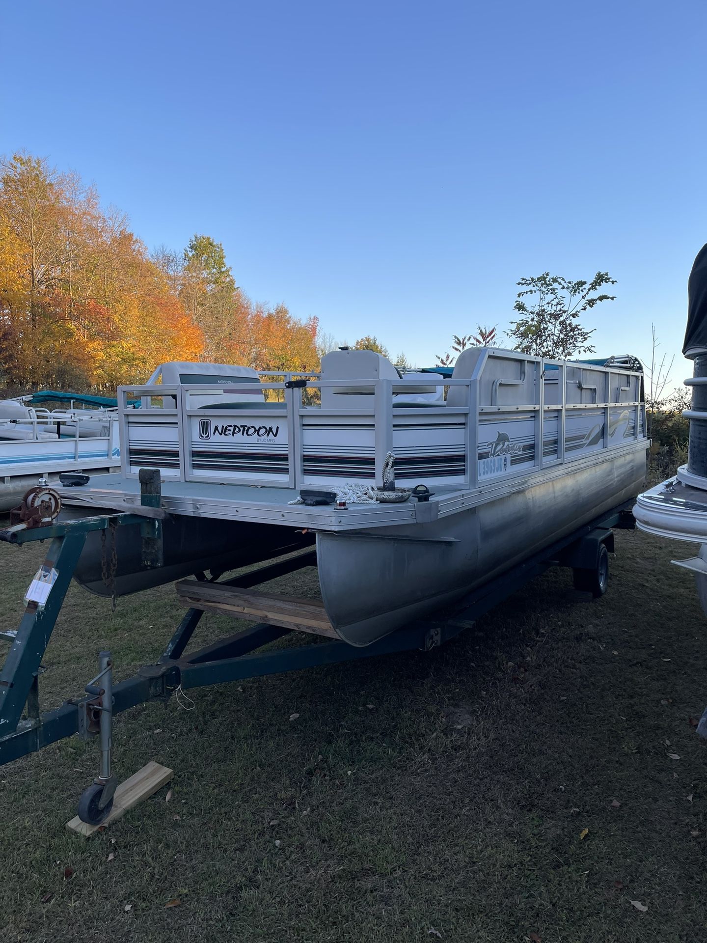1998 JC Dolphin Neptune