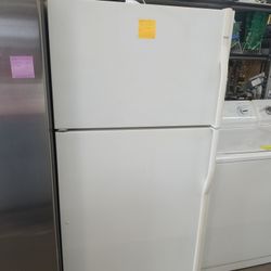 Kenmore Full size 21cf Top freezer Fridge FREE LOCAL DELIVERY 