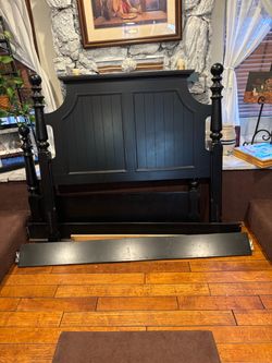 Queen size foot and headboard