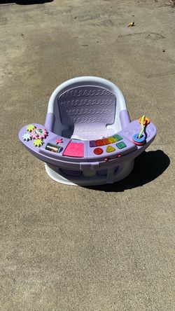 Baby sitting station