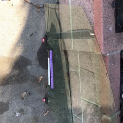 FRONT DOOR GLASS (PASSENGER SIDE) 2016 TOYOTA PRIUS “”C””