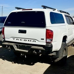 SnugTop Camper Shell w/ XTR Rack – Toyota Tacoma 5ft Bed