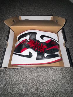 Air Jordan 1 Mid(10M) Red,White, and Black